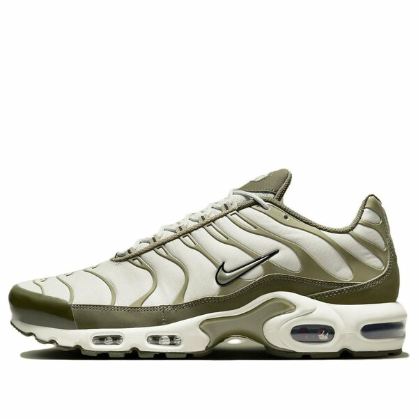Nike ナイキ メンズ スニーカー  【Nike Air Max Plus \u0027Light Bone Medium Olive\u0027 FB9722-002】  大きさ US_11(29.0糎)