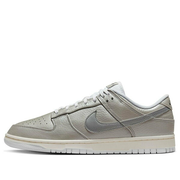 Nike ナイキ メンズ スニーカー  【Nike Dunk Low SE \u0027Metallic Silver\u0027 DX3197-095】  大きさ US_12.5(30.5糎)