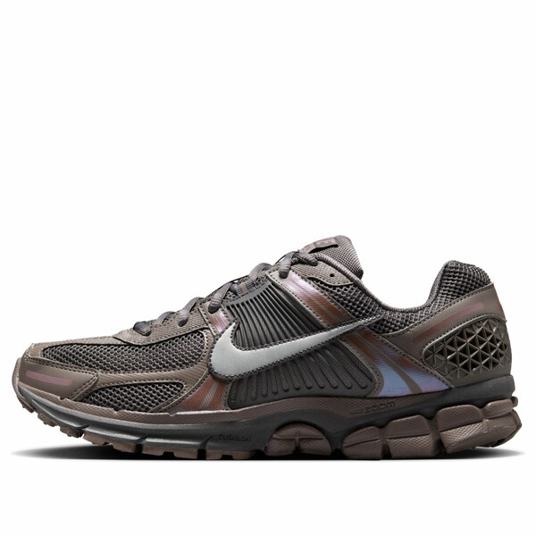 Nike ナイキ メンズ スニーカー  【Nike Air Zoom Vomero 5 \u0027Cave Stone\u0027 HF5493-201】  大いさ US_5.5(23.5糎)