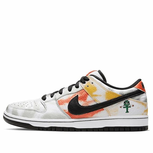 Nike ナイキ メンズ スニーカー  【Nike SB Dunk Low \u0027Tie-Dye Raygun White\u0027 BQ6832-101】  大きさ US_5.5(23.5珊)