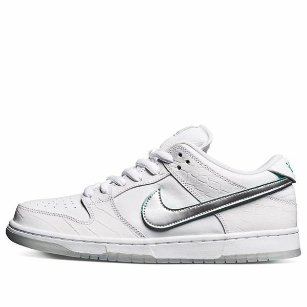 Nike ナイキ メンズ スニーカー 【Nike x Diamond Supply Co. SB Dunk Low Pro 'White Diamond' BV1310-100】 サイズ US_10.5(28.5cm)｜asty