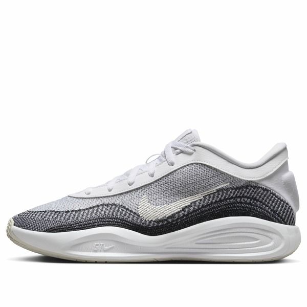 Nike ナイキ メンズ スニーカー 【Nike Air Zoom GT Hustle Academy EP \u0027White Black Light Bone\u0027 FJ7808-100】  大きさ US_M_4.5