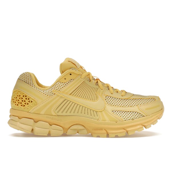 Nike ナイキ レディース スニーカー  【Nike Zoom Vomero 5 Saturn Gold (Women\u0027s)】  大いさ US_9.5(26.5珊) Saturn Gold/Lemon Wash 靴-レディース靴-スニーカー