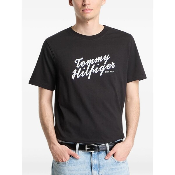 トミー ヒルフィガー メンズ ティーシャツ トップス Logo-print t-shirt Black