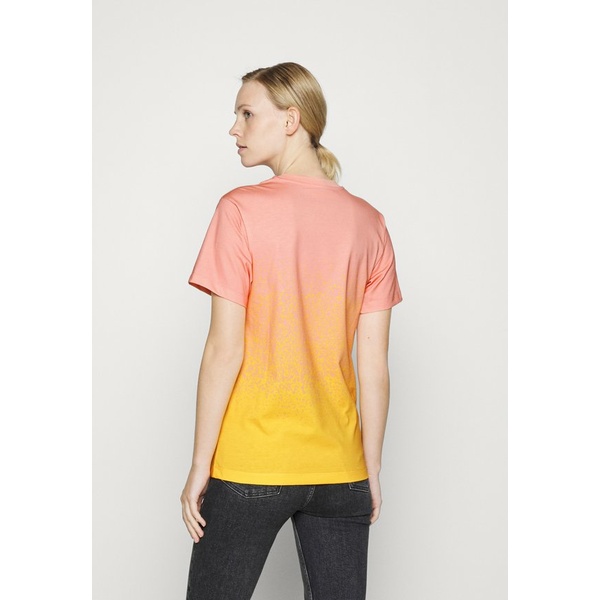 パコ・ラバンヌ レディース Tシャツ トップス T-shirts Apricot-