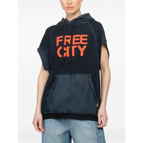 無償性シティ レディース パーカー・スウェットシャツ アウター Cutoff superyumm frayed hooded hoodie Blue
