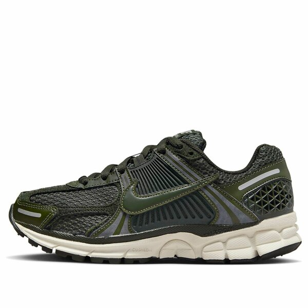 Nike ナイキ レディース スニーカー Cargo Khaki/Sequoia/Sail/Metallic Silver 【(WMNS) Nike Air Zoom Vomero 5 'Sequoia' FQ8898-325】 サイズ US_7.5(24.5cm)｜asty