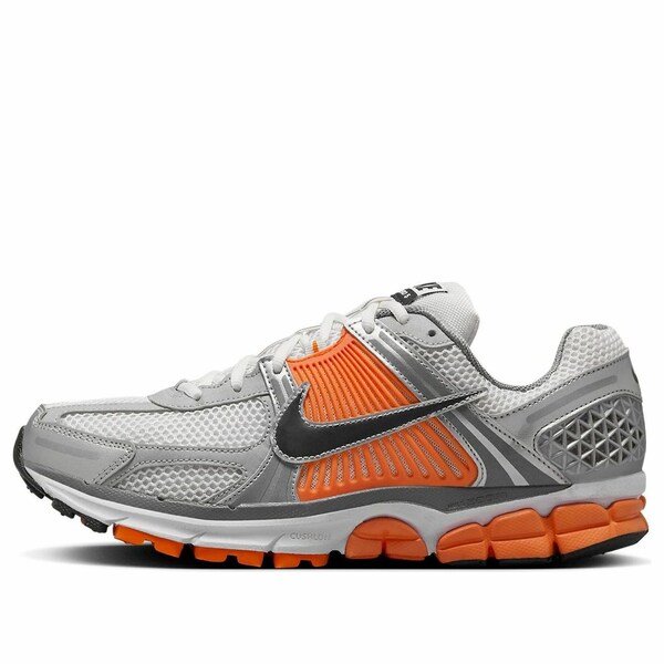 Nike ナイキ メンズ スニーカー  【Nike Zoom Vomero 5 \u0027Platinum Tint Safety Orange\u0027 FJ4151-002】  大きさ US_6(24.0糎)