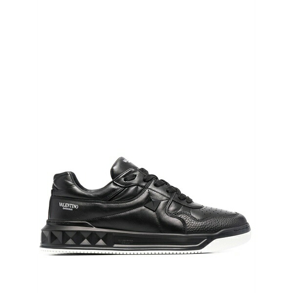 ヴァレンティノ ガラヴァーニ メンズ スニーカー シューズ Roman stud low-top sneakers Black