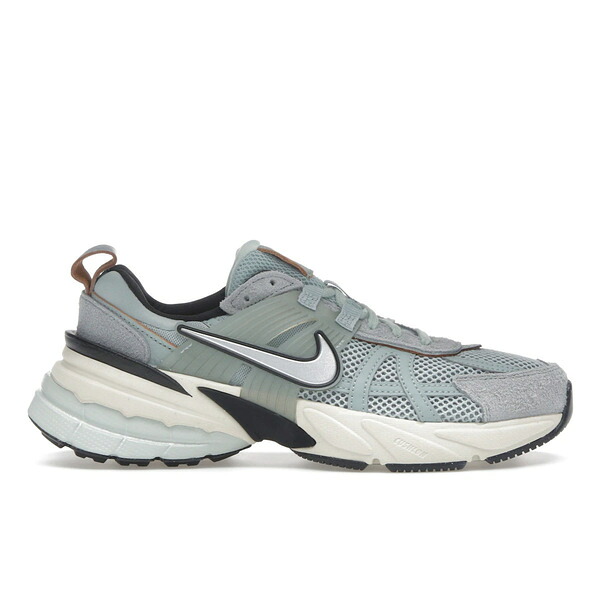 Nike ナイキ レディース スニーカー 【Nike V2K Run Light Pumic Black Chrome (Women\'s)】 サイズ US_8(25.0cm) Light Pumice/Chrome/Light Orewood/Brown Black｜asty