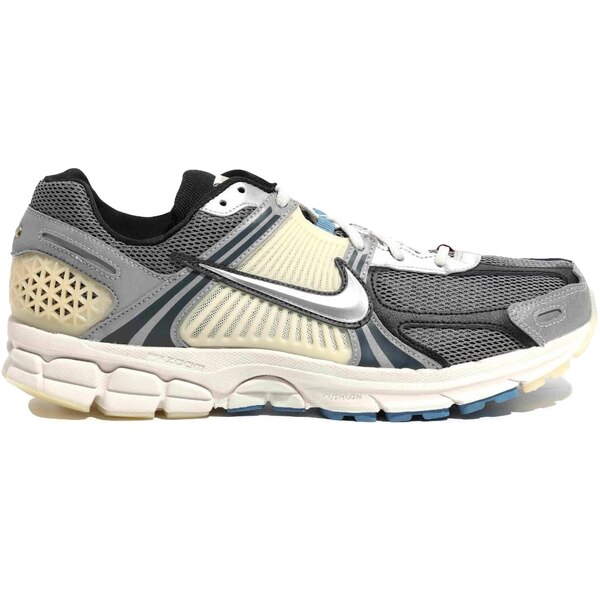 Nike ナイキ メンズ スニーカー  【Nike Zoom Vomero 5 Cheung Ka Long Don\u0027t Lose Your Way】  大きさ US_5(23.0珊) Black/Metallic Silver-Phantom