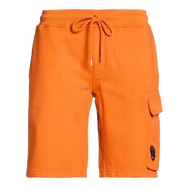 【送料無料】 シーピーカンパニー メンズ カジュアルパンツ ボトムス Shorts & Bermuda Shorts Orange｜asty