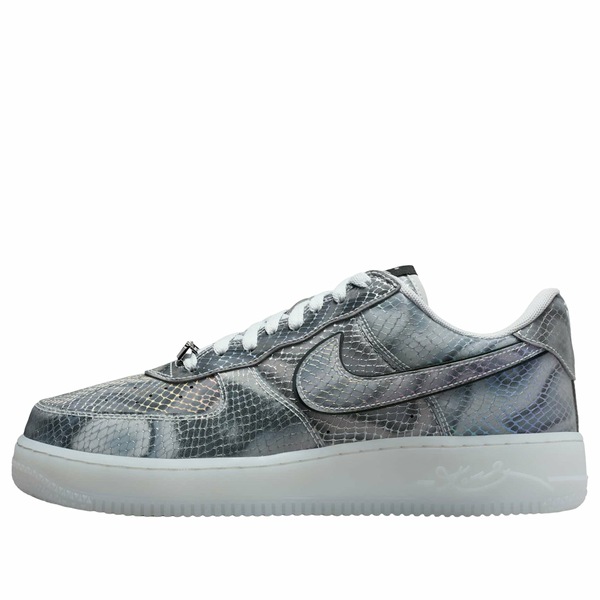 Nike ナイキ メンズ スニーカー エアフォース 【Nike x Kobe Bryant Air Force 1 Low Protro 'Lenticular' II3925-400】 サイズ US_M_18｜asty 59,290円