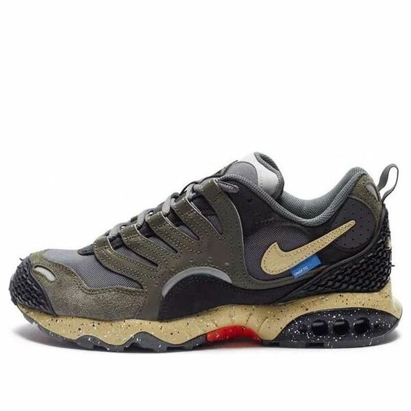 Nike ナイキ メンズ スニーカー 【Nike x Undefeated Air Terra Humara \u0027Cargo Khaki\u0027 FN7546-300】  大きさ US_11.5(29.5糎)