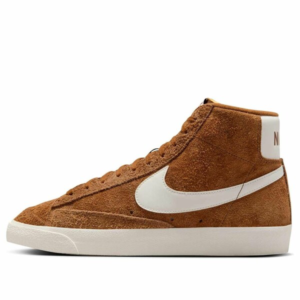 Nike ナイキ メンズ スニーカー  【Nike Blazer Mid \u002777 Premium \u0027Light British Tan Hyper Crimson Sail\u0027 HF3157-200】  大きさ US_8.5(26.5糎)
