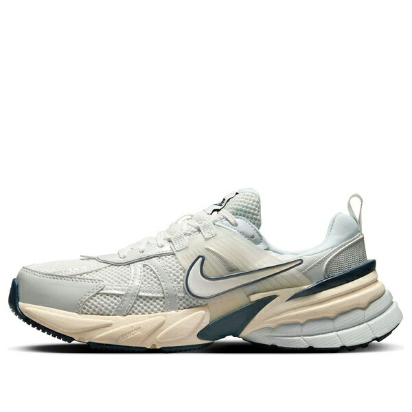 Nike ナイキ レディース スニーカー Platinum Tint/Pure Platinum/Guava Ice/Platinum Tint 【(WMNS) Nike V2K Run \u0027Platinum Tint\u0027 FD0736-004】  大きさ US_7.5(24.5糎)