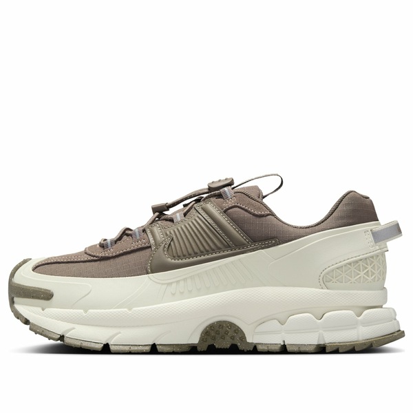 Nike ナイキ レディース スニーカー 【(WMNS) Nike Air Zoom Vomero Roam 'Light Bone Mink Brown' HQ2181-006】 サイズ US_W_12|asty