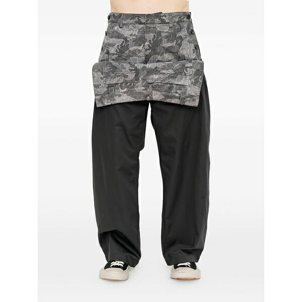 ジュン・ジー メンズ カジュアルパンツ ボトムス Camouflage-print layered-panel trousers Black｜asty
