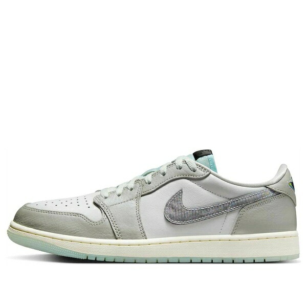 Jordan ジョーダン メンズ スニーカー 【Air Jordan 1 Retro Low OG 'Year of the Snake' HF3144-100】 サイズ US_M_18|asty