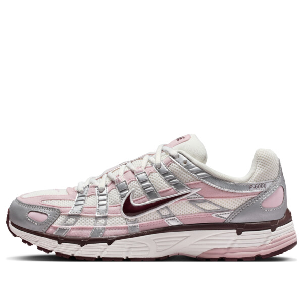 Nike ナイキ レディース スニーカー  【(WMNS) Nike P-6000 \u0027Summit White Metallic Silver Burgundy Crush\u0027 IM6026-121】  大きさ US_9(26.0糎)