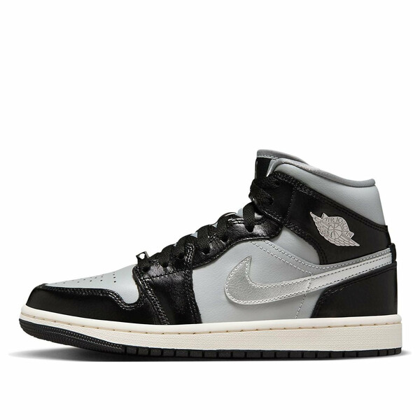 Air Jordan ジョーダン レディース スニーカー Black/Metallic Silver/Light Smoke Grey/Sail 【(WMNS) Air Jordan 1 Mid SE 'Black Chrome' FB9892-002】 サイズ US_W_12｜asty