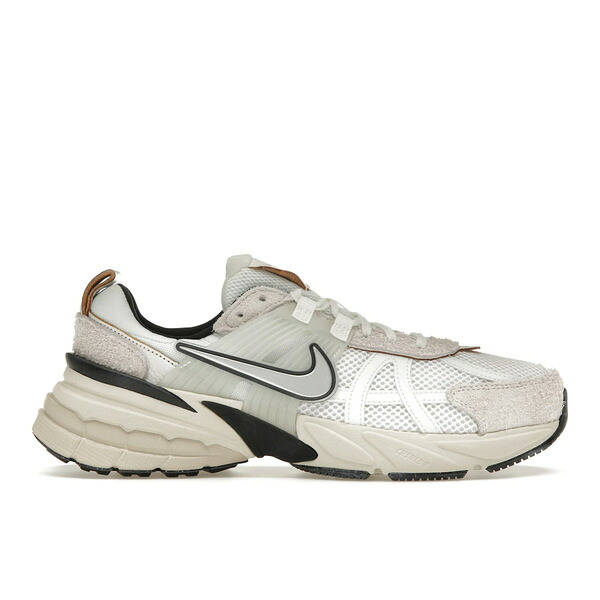 Nike ナイキ レディース スニーカー  【Nike V2K Run Summit White Light Orewood Brown (Women\u0027s)】  大きさ US_5.5(22.5糎) Summit White/White/Light Orewood Brown/Chrome