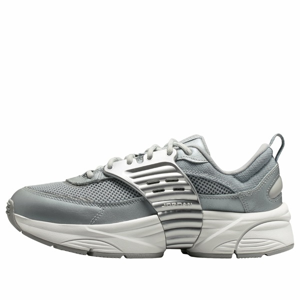Jordan ジョーダン レディース スニーカー  【(WMNS) Air Jordan Trunner O/S \u0027Swan Wolf Grey Silver\u0027 IR1839-100】  大いさ US_W_15.5