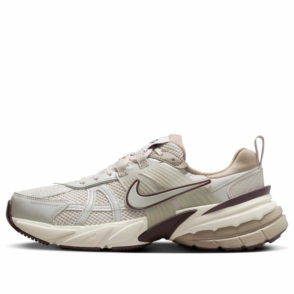 Nike ナイキ レディース スニーカー  【(WMNS) Nike V2K Run \u0027Light Greenish Brown Khaki Earth Light Bone\u0027 FD0736-103】  大きさ US_8(25.0糎)