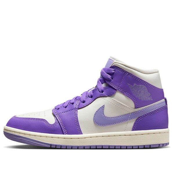 Air Jordan ジョーダン レディース スニーカー PURPLE/WHITE 【(WMNS) Air Jordan 1 Mid 'Purple White' BQ6472-504】 サイズ US_7(24.0cm)｜asty