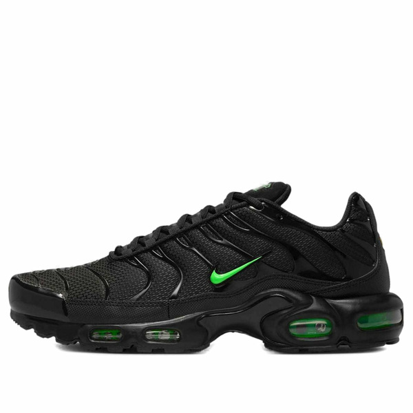 Nike ナイキ メンズ スニーカー 大気圏マックス 【Nike Air Max Plus \u0027Black Green Strike\u0027 DM0032-024】  大きさ US_11(29.0糎)