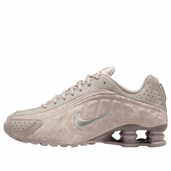 Nike ナイキ レディース スニーカー 【(WMNS) Nike Shox R4 'Flat Pewter Floral' HV0934-001】 サイズ US_W_11.5｜asty