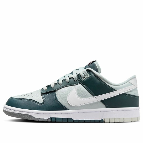 Nike ナイキ メンズ スニーカー ダンク 【Nike Dunk Low \u0027Remix\u0027 FB8896-300】  大きさ US_12.5(30.5糎)