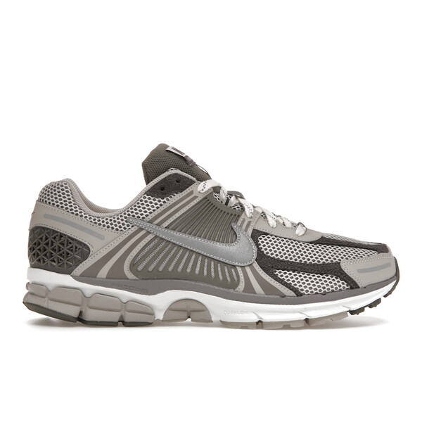 Nike ナイキ メンズ スニーカー 【Nike Zoom Vomero 5 Iron Ore Flat Pewter】 サイズ US_10(28.0cm) Light Iron Ore/Metallic Silver-Photon Dust-Flat Pewter-Summit White|asty