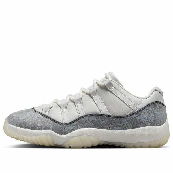 Jordan ジョーダン メンズ スニーカー  【Air Jordan 11 Retro Low \u0027Year of the Snake\u0027 HQ7000-001】  大きさ US_7.5(25.5糎)
