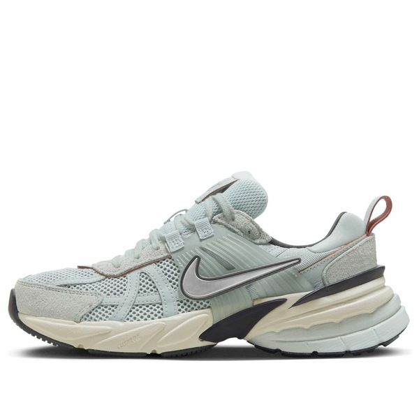 Nike ナイキ レディース スニーカー  【(WMNS) Nike V2K Run \u0027Light Pumice Black Chrome\u0027 FN6703-003】  大きさ US_W_11