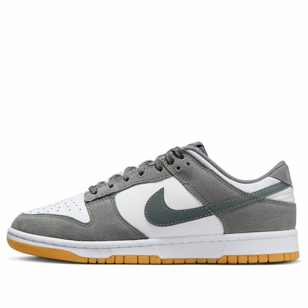 Nike ナイキ メンズ スニーカー 【Nike Dunk Low 'Smoke Grey Gum' FV0389-100】 サイズ US_10.5(28.5cm)｜asty