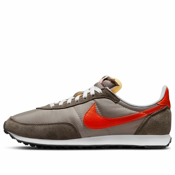 Nike ナイキ メンズ スニーカー 【Nike Waffle Trainer 2 \u0027Moon Fossil Team Orange\u0027 DH1349-002】  大きさ US_10(28.0糎)