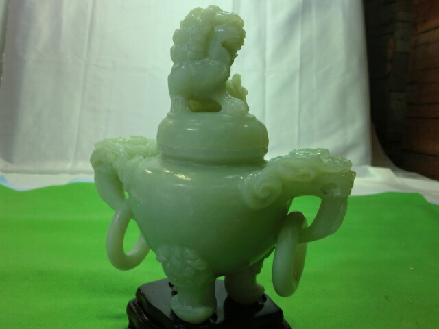 翡翠　特大獅子香炉　2677g/高さ21㎝　東Y6-0311①タニチ 翡翠 特大獅子香炉 2677g/高さ21㎝ 東Y6-0311①タニチ 美術品