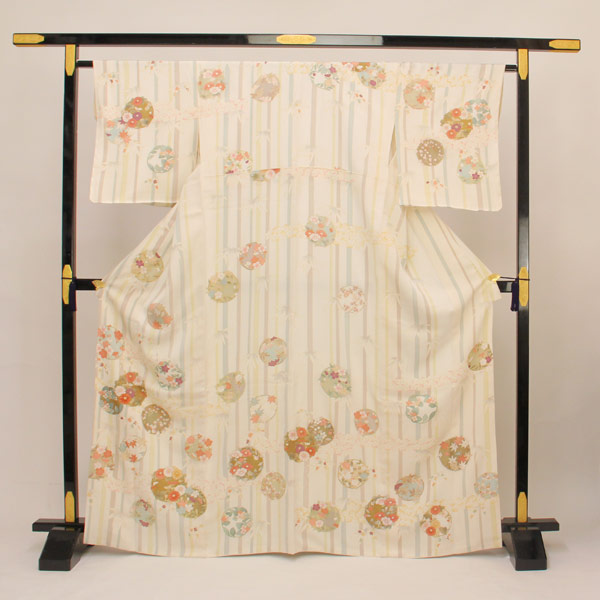 【お仕立て上がり】着物 正絹胴裏 新品 仕立済 駒無地生地 絵羽小紋 たんご Mサイズ 白色系 あすかや [商品番号pt1887]｜あすかや