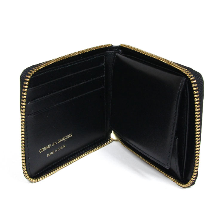 Garcons 二つ折り財布 メンズ財布 財布 二つ折り財布 Des コムデギャルソン Comme レディース ラウンドファスナー二つ折り財布エンボスロゴ 財布 ケース 黒 ブランド Sa7100el メンズ ブラック One Size ストリート系b系通販 Asylum財布 二つ折り財布 本革 Comme Des