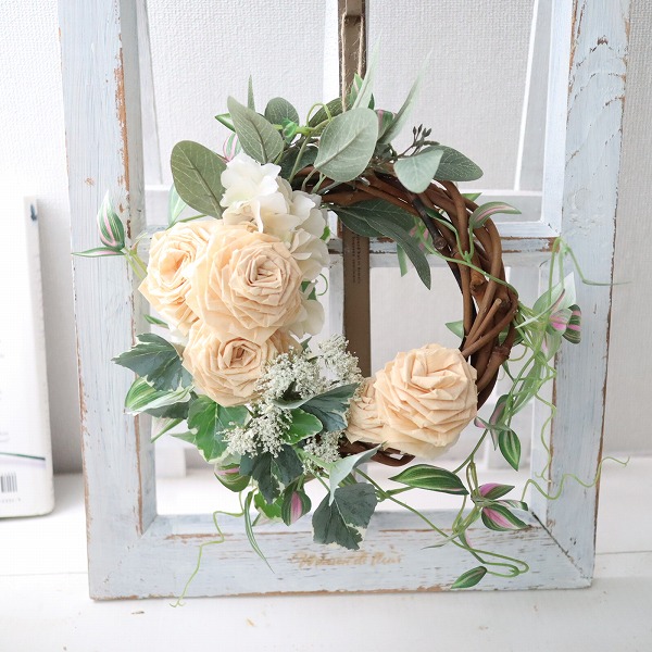 楽天市場】【ヒノキ香る】かんなくずのバラと造花のリース 木の