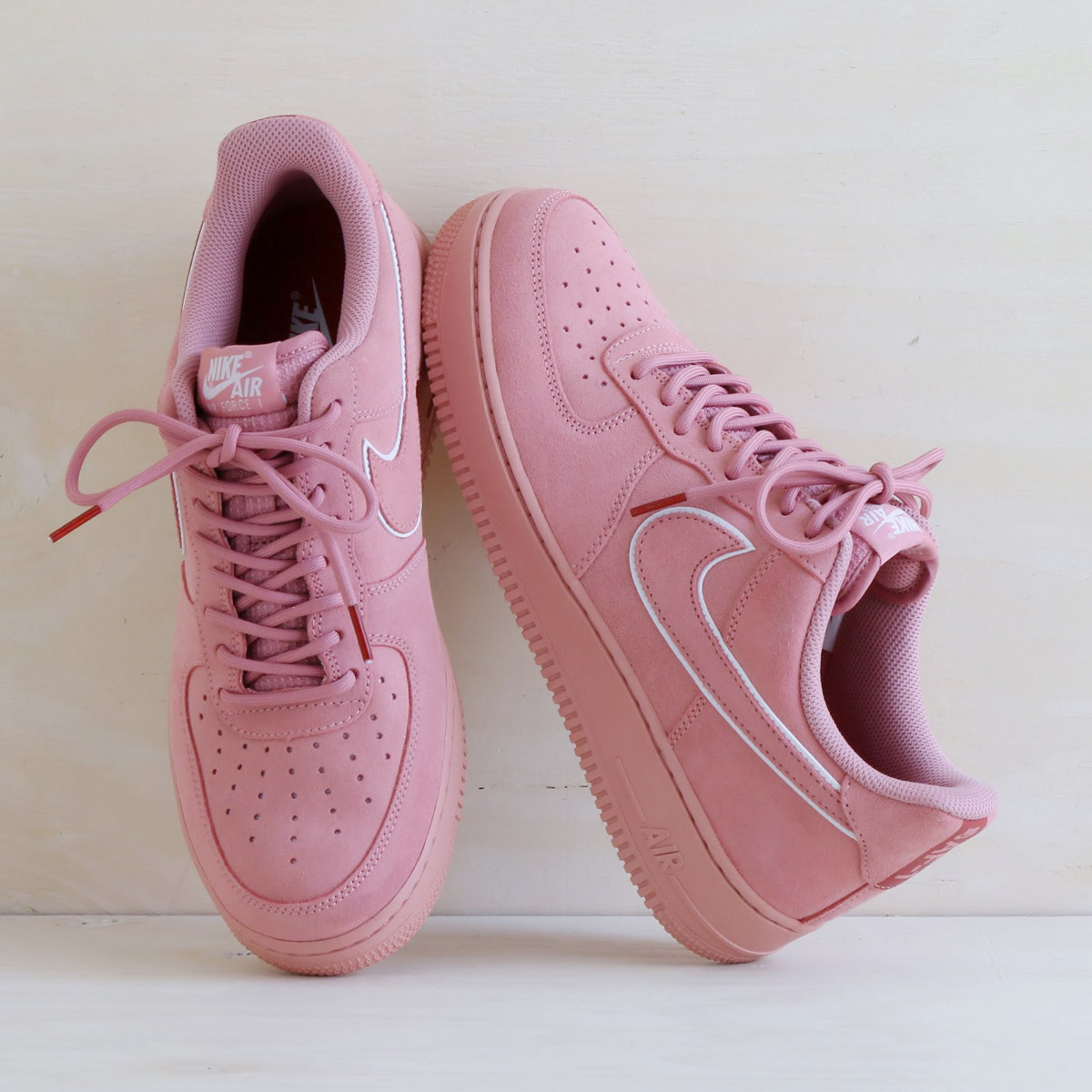 Selling - pink air force 1 lv8 - OFF71 