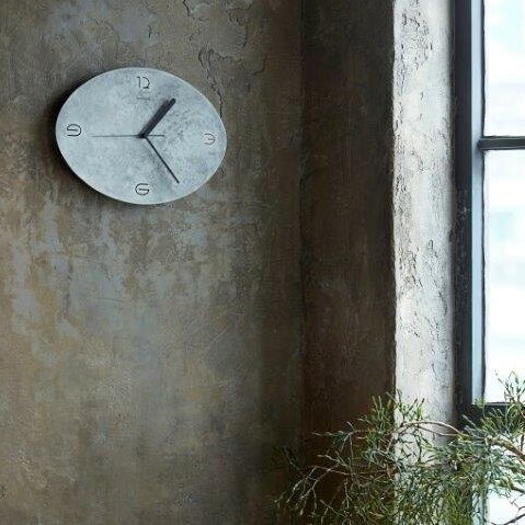 モメンタムファクトリー・Orii time and space oval_L オーバル型 掛け時計 Ｌサイズ 高岡銅器 ＊欠品時製作期間2週間～1カ月