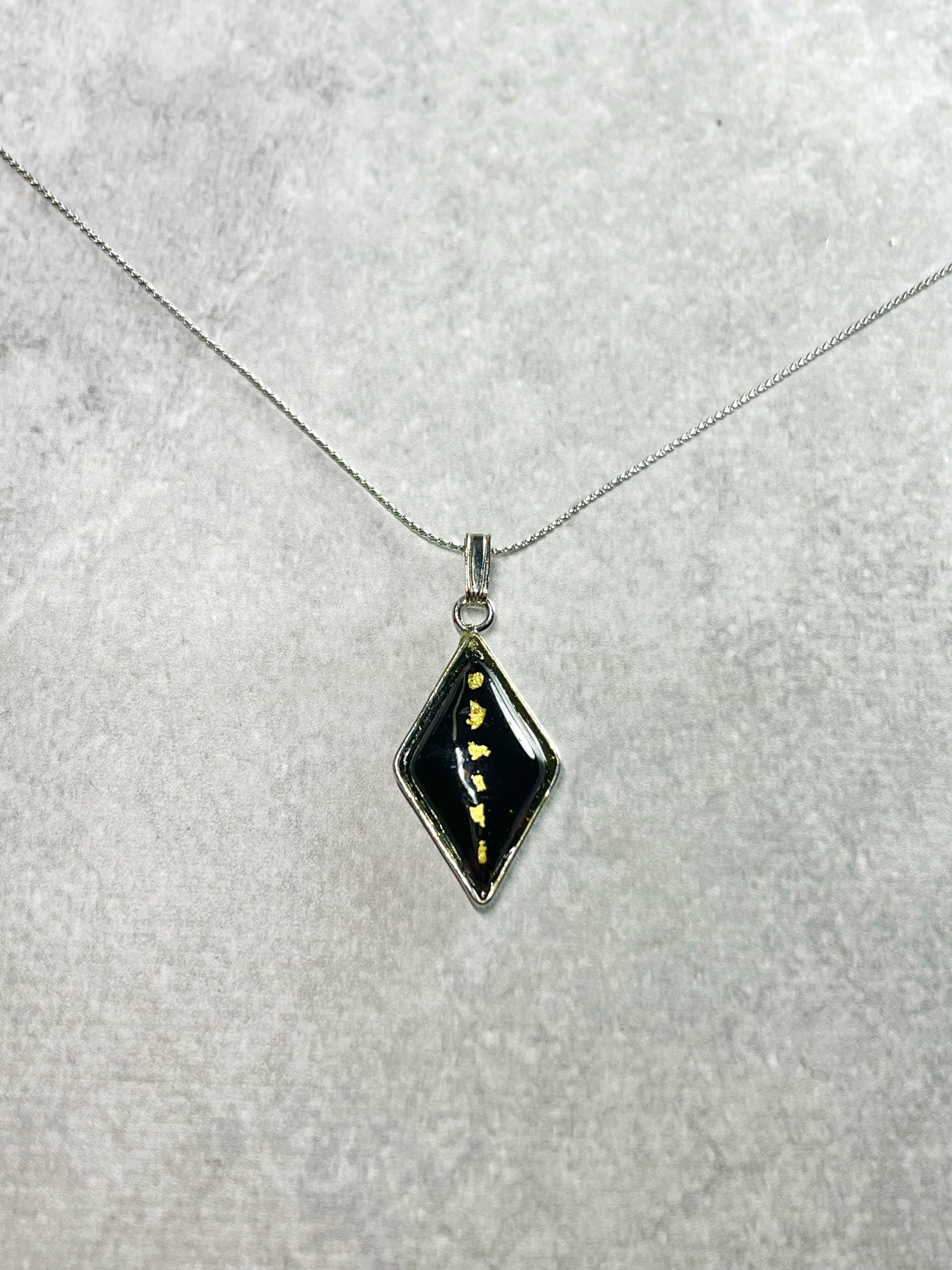 七宝焼き　アクセサリー　バッジ　ネックレス　ハンドメイド 七宝焼き アクセサリー バッジ ネックレス ハンドメイド - メルカリ