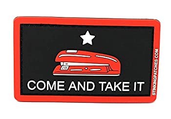 【中古】【輸入品・未使用】Come and Take It レッドホッチキスPVCラバータクティカルパッチ|オフィススペースに触発された|面白いモラルパッチ。
