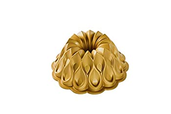 【中古】【輸入品・未使用】Nordic Ware 91777 Crown Bundt Pan Gold