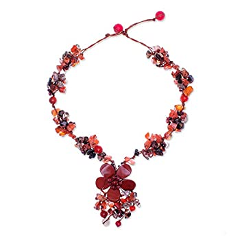 【中古】【輸入品・未使用】NOVICA ジャスパー、染めのクォーツ、ガーネット、カーネリアンフラワーネックレス 15.25インチ、まばゆい咲き乱れる花