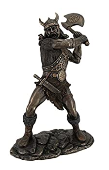 【中古】【輸入品・未使用】ブロンズ仕上げViking Warrior Wielding Ax Statue Sculpture