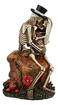 【中古】【輸入品・未使用】Ebros Love Never Dies ウェディングスケルトン カップル キス ガーデンスタチュー 高さ6インチ 死者の日 ロマンティックスケルトンフィギュア 12,166円