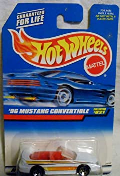【中古】【インポート品・未当て嵌める】Mattel Hot Wheels 1998 1:64 Scale White 1996 Ford Mustang Convertible Die Cast Car Collector #821 車-乗り物のおもちゃ